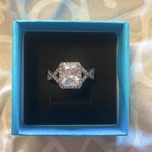 925 Sterling Silver Ring Square Halo. Size 7. NWOT